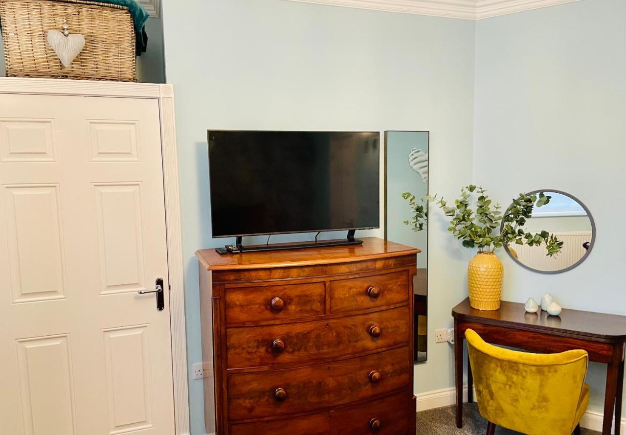 Апартаменты Stunning 2-Bed-2Bath Apt In Whitby With Parking Экстерьер фото